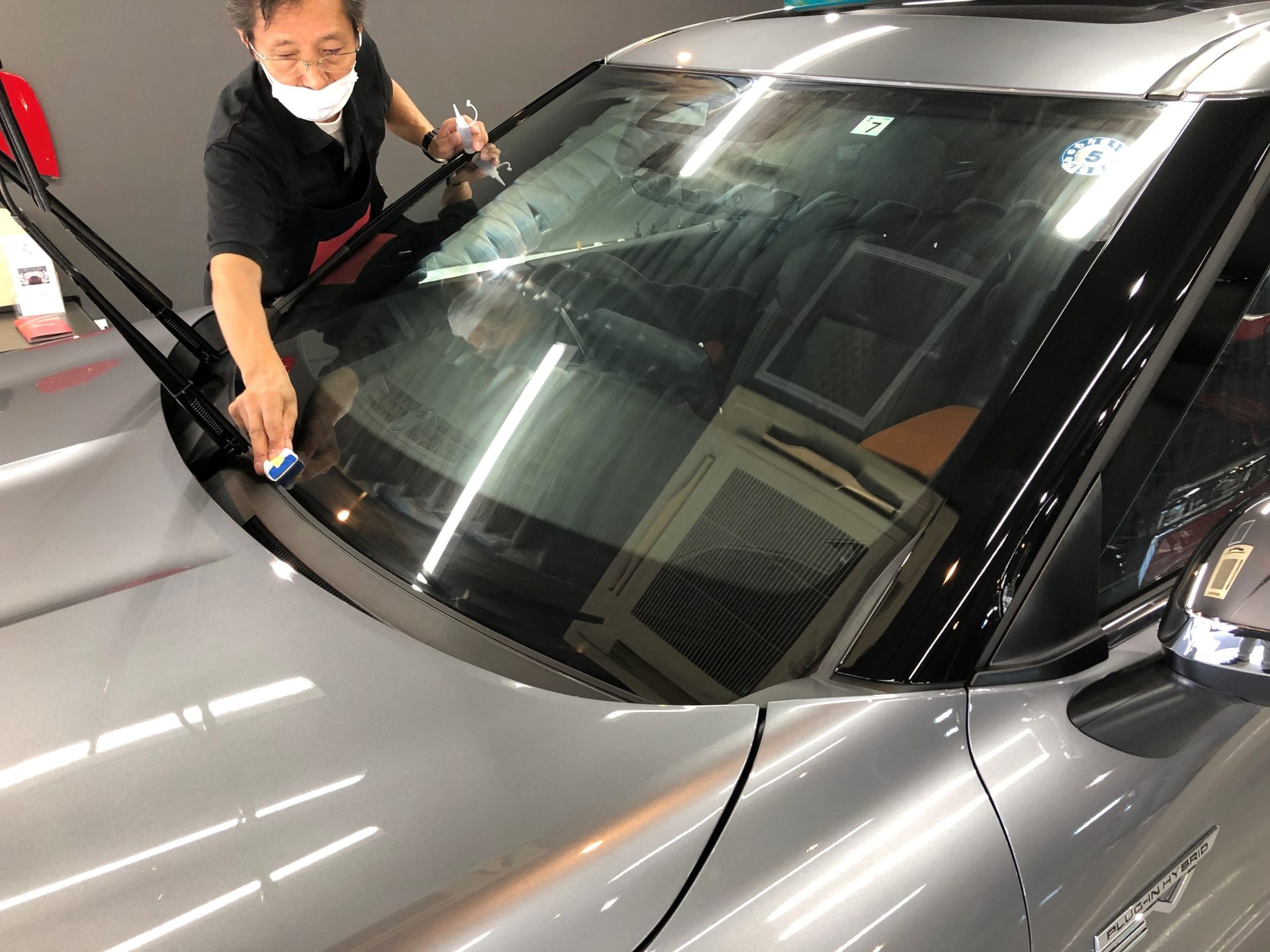 三菱アウトランダーPHEV 新車　窓ガラスコーティング